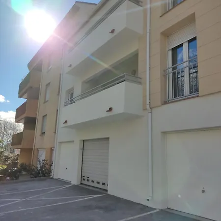 Apartment Joli Dans Quartier Calme De *