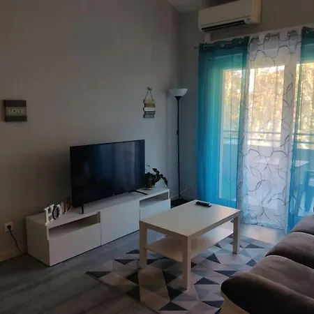 Apartment Joli Dans Quartier Calme De