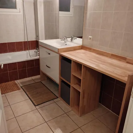 Joli Dans Quartier Calme De Apartamento *